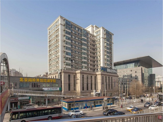 江苏曲臂式高空作业平台批发